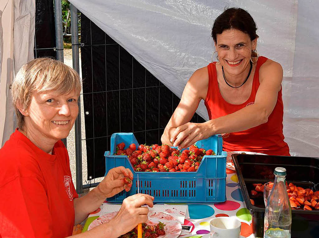 Neben Kulinarischem rund um Spargel und Erdbeere gab es Musik, Kinderprogramm und Gelegenheit zum Plaudern.