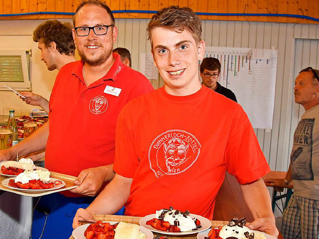 Neben Kulinarischem rund um Spargel und Erdbeere gab es Musik, Kinderprogramm und Gelegenheit zum Plaudern.