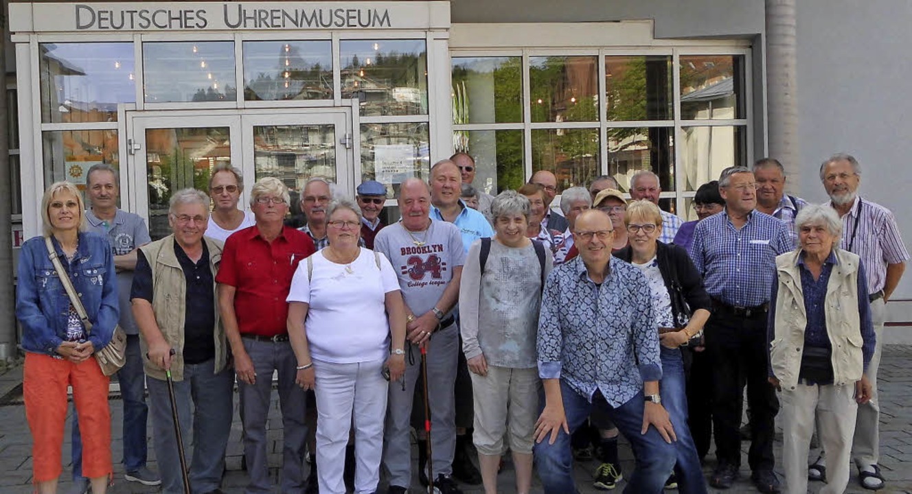 Die VdK-Reisegruppe vor dem Deutschen ...e Ausflugsteilnehmer viel zu erleben.   | Foto: Privat