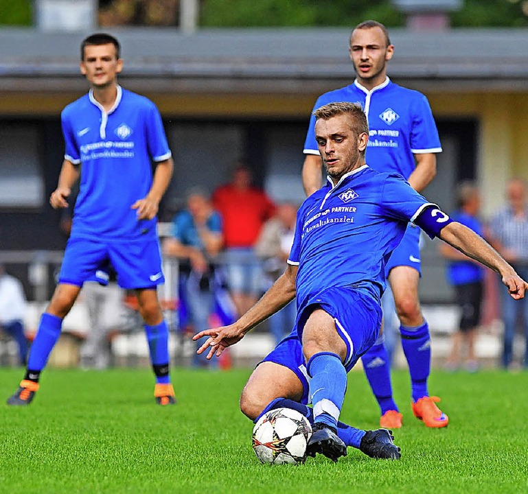 Den Blauen vom FC NeustadtII gelang der Siegtreffer gegen Lenzkirch nicht.  | Foto: Wolfgang Scheu