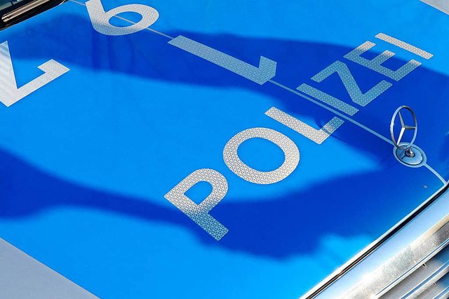 Die Polizei sucht Zeugen fr einen Einbruch in einen Crpe-Verkaufswagen.  | Foto: dpa