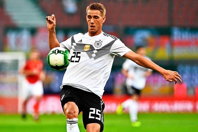 Nils Petersen bei seinem ersten Lnder... werden bis auf weiteres nicht folgen.  | Foto: AFP