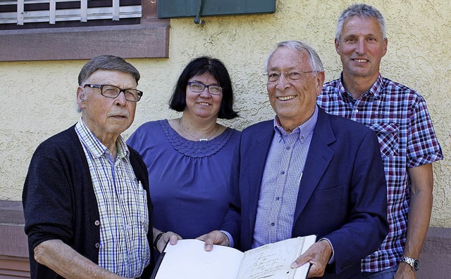 Bernd Schellenberg (Zweiter von rechts... (rechts) vom  Arbeitskreis Historie.   | Foto: Privat