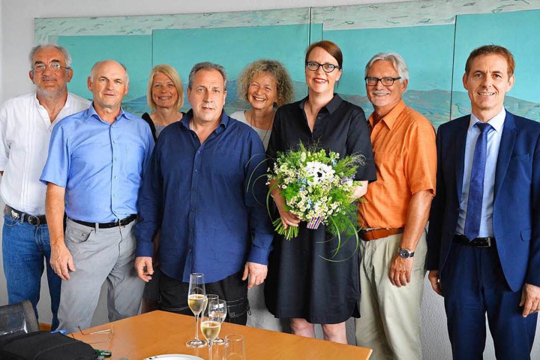 Gratulation vom Ältestenrat und vom Pe...ht (SPD) und OB Jörg Lutz (von links).  | Foto: Barbara Ruda