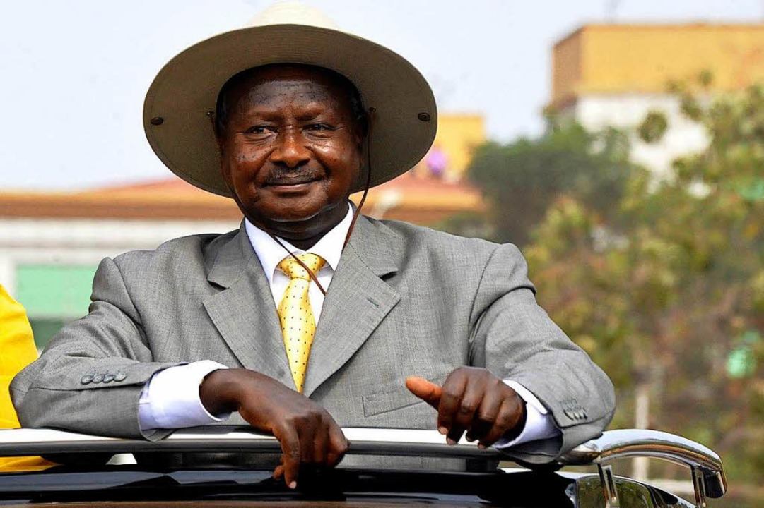 Der ugandische Präsident Yoweri Museve...n, Gerüchte und Tratsch zu verbreiten.  | Foto: AFP
