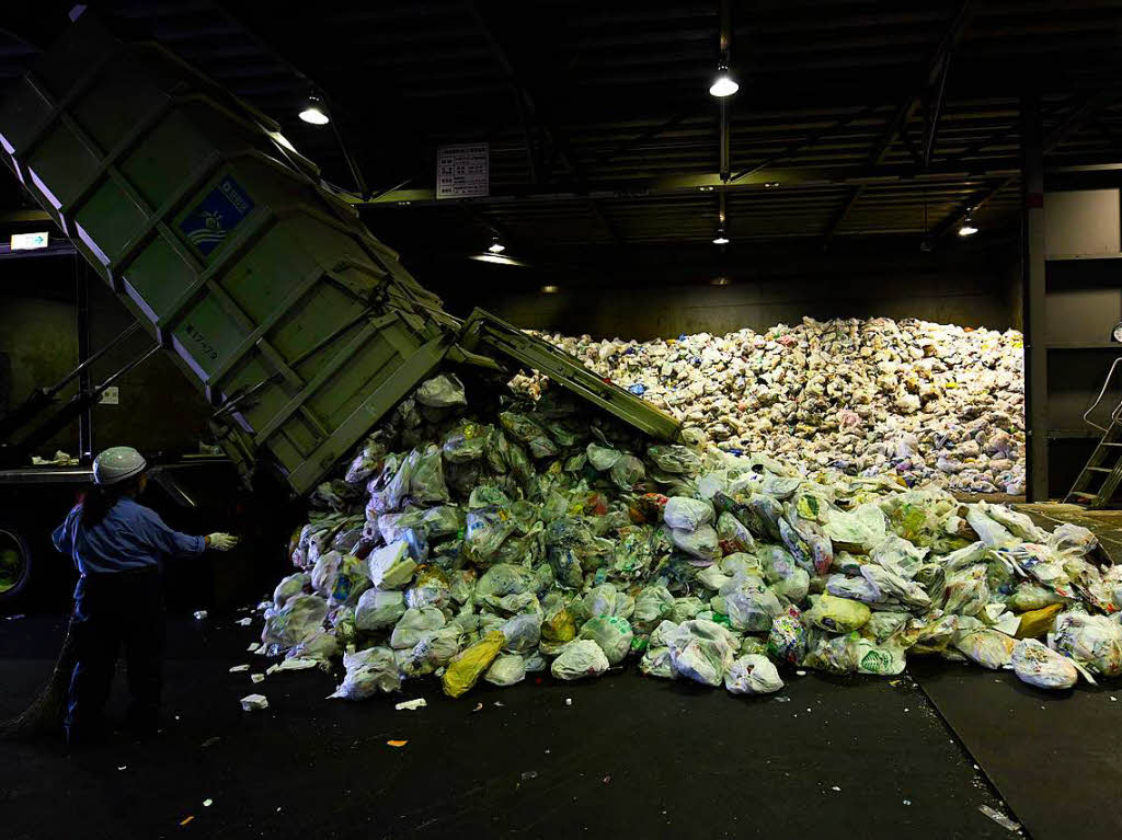 Im Ichikawa Kankyo, stlich von Tokyo, kommen tglich etwa 10 Tonnen Plastikmll an.