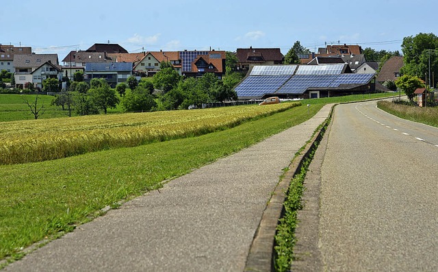 Auch fr die Verbindung vom Ortskern z...sich mancher in  Freiamt einen Radweg.  | Foto: Benedikt Sommer