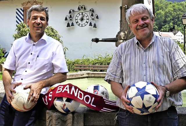 Matthias Kaiser (links) und Clemens Th...prache des Fuballs international ist.  | Foto: Jrn Kerckhoff