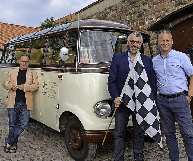 Vorfreude auf die Classic (v.l): Klaus...nem  Oldtimer-Bus von 1963 teilnimmt.   | Foto: Rderer