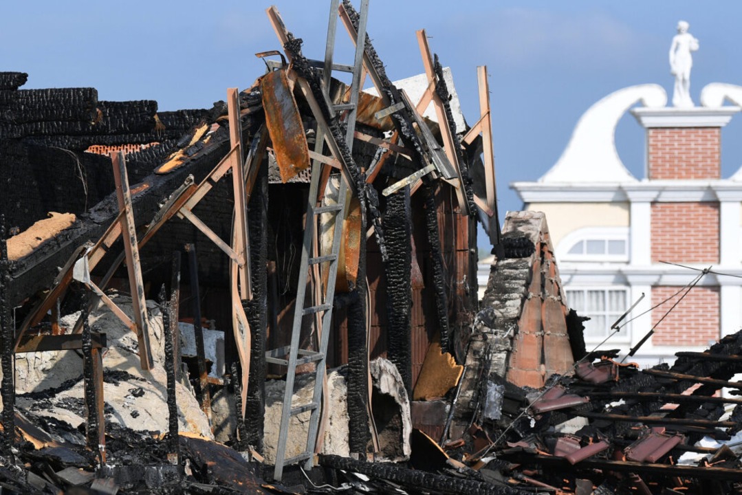 Die Attraktion nach dem Brand.  | Foto: dpa
