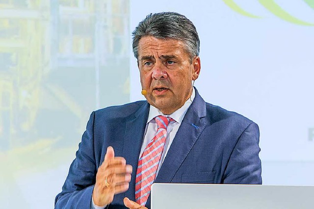 Sigmar Gabriel beim sdbadischen Unter...einen Aufsichtsjob bei Siemens Alstom.  | Foto: herrenknecht AG