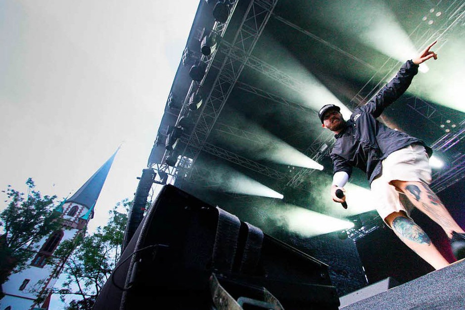 Limp Bizkit beim I EM Music Festival in Emmendingen: gepflegte Eskalation und schweißdurchtränkte Zuschauer. (Foto: Patrik Müller) Limp Bizkit beim I EM Music Festival in Emmendingen: gepflegte Eskalation und schweißdurchtränkte Zuschauer. (Foto: Patrik Müller)