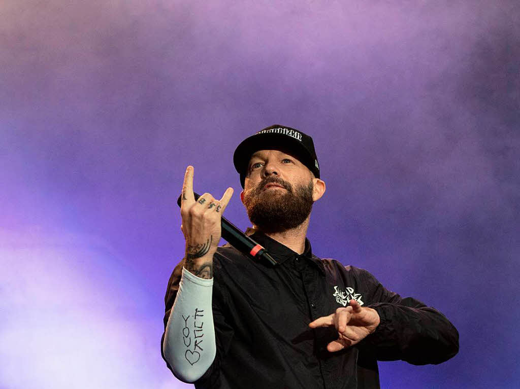 Limp Bizkit beim I EM Music Festival in Emmendingen: gepflegte Eskalation und schweidurchtrnkte Zuschauer.