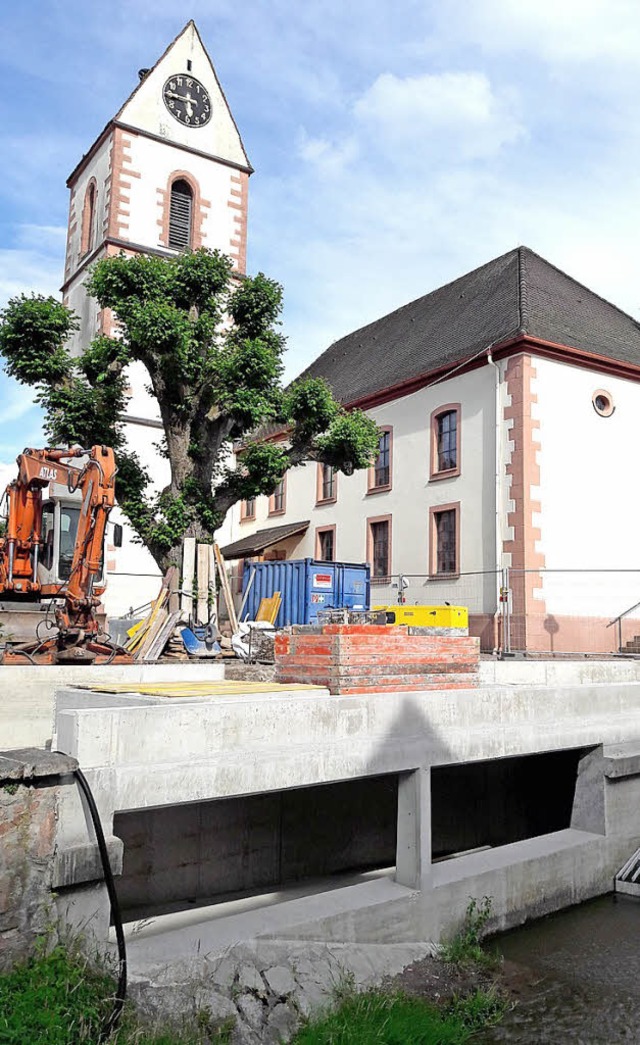 Hochwasserschutz bei der Hauinger Kirche   | Foto: zvg