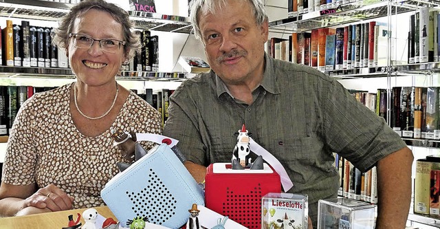 Anne Kalmbach und  Clemens Thoma freue... ber die Anschaffung der Tonieboxen.   | Foto: Jrn Kerckhoff