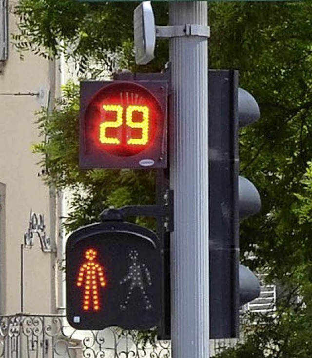 Eine Ampel, die die Sekunden bis &#822... schwebt der SPD fr den Bahnhof vor.   | Foto: teli