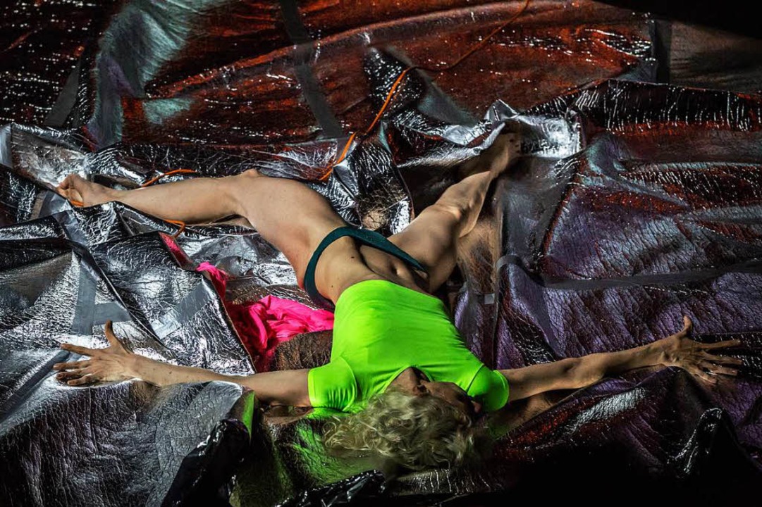 Silvia Calderoni in &#8222;MDLSX&#8220; im Theater Freiburg.  | Foto: Nada Zgank