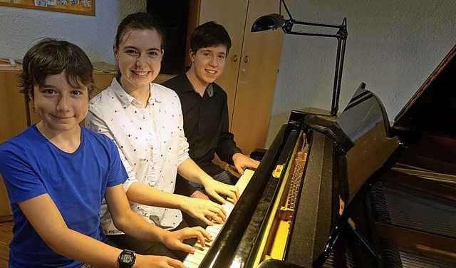 Die Geschwister Dominik, Elisabeth und...tage der Musikschule Rheinfelden mit.   | Foto: Roswitha Frey