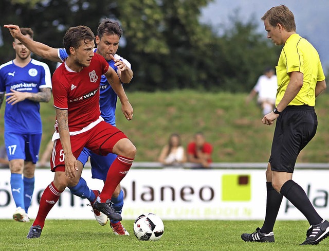 Im Vorwrtsgang: FFC-Offensivakteur Mi...er Manuel Hellwig macht gleich Platz.   | Foto: Andreas Klein