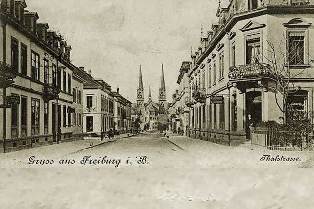 Auf der  historischen Postkarte ist da...Johanneskirche am Ende der Talstrae.   | Foto: Archiv Fritz Steger