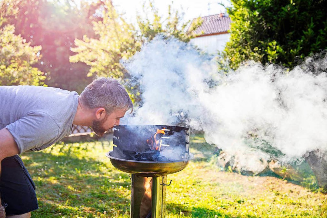 Fr viele Fans untrennbar: Grillen und...tsche Nationalelf bei der WM anfeuern.  | Foto: Bausparkasse Schwbisch Hall/Scheyhing