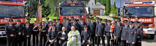 Die Fahrzeugweihe des neuen LF20KatS d...m Freien, Musik und vielen Besuchern.   | Foto: Wolfgang Scheu