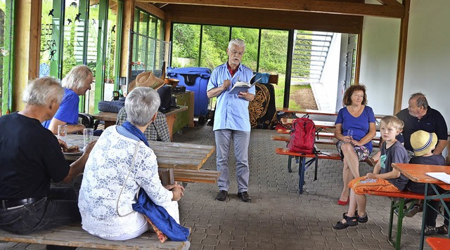 &#8222;Den Abhau abhaue - hauet ab&#82...m Fest der BI Atdorf fr sein Gedicht.  | Foto: Christiane Sahli