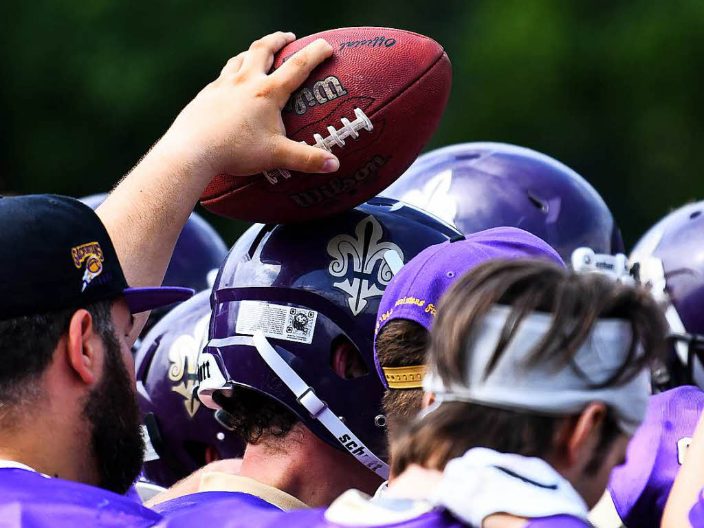 Action rund ums Ei der Begierde – American Football im FT-Sportpark bei den Freiburger Sacristans.