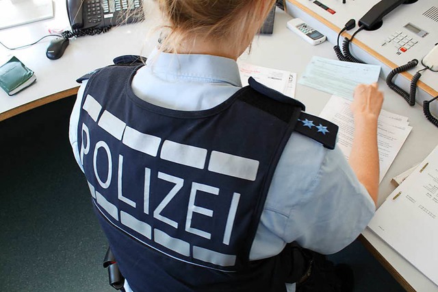 Die Lrracher Polizei sucht einen Unfallverursacher (Symbolbild).  | Foto: Karl-Heinz H / adobe.com