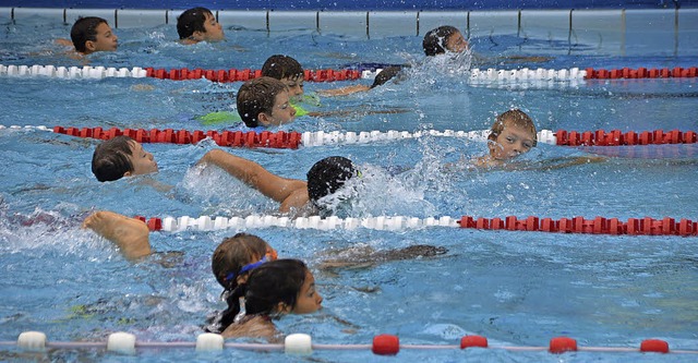 Swim &amp; Run soll  auch dazu beitrag...hwimmunterricht nicht vernachlssigen.  | Foto: Horatio Gollin