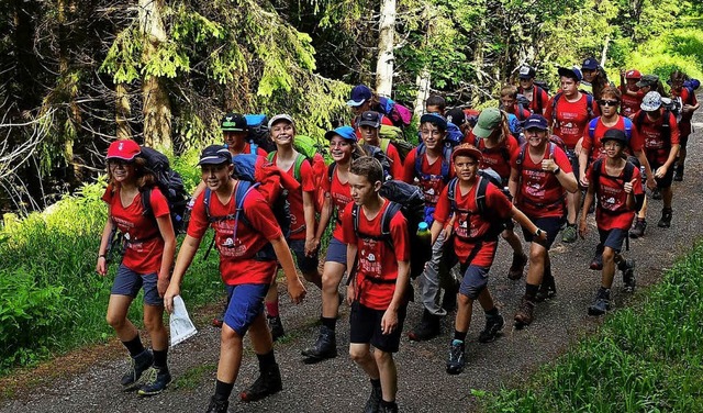 Bei einer Probewanderung im Bereich Ti... der Realschule fit fr den Westweg.    | Foto: Realschule