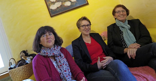 Eki-Frauen, die was zu feiern haben (v...sela Reinhardt, Christa Mller-Enders.  | Foto: HRL