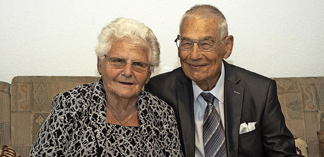 Gertrude und Rudi Held feiern heute Eiserne Hochzeit.   | Foto: Volker Mnch