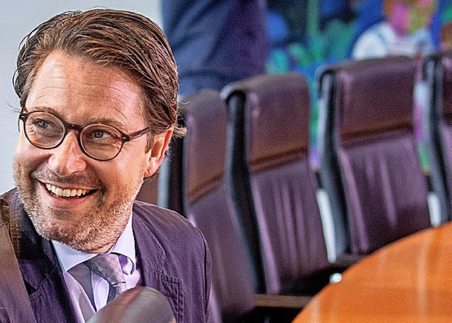 Andreas Scheuer am Kabinettstisch   | Foto: dpa