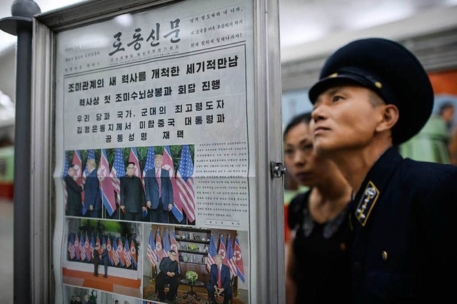 Das Gipfeltreffen ist Thema in den nordkoreanischen Zeitungen.  | Foto: AFP