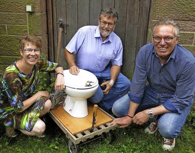 Ortsvorsteherin Carola Euhus, Ortschaf...it der fahrbahren Toilette fr Spenden  | Foto: Georg Vo