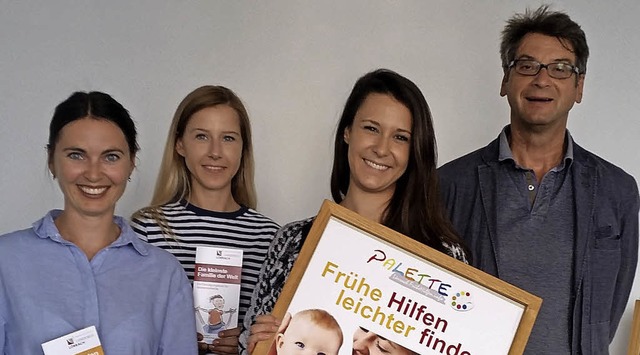 Das Team bestehend aus Martina Berndt,... jungen Eltern Hilfestellung leisten.   | Foto: Lapp