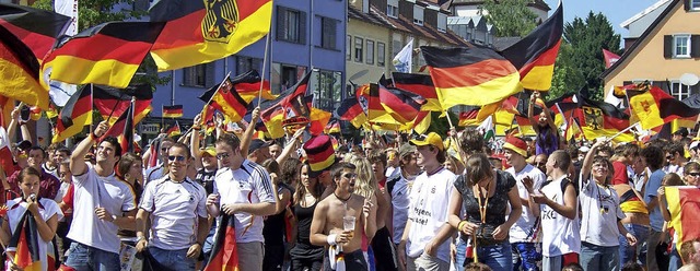 Ob bereits am kommenden Sonntag, beim ...arz-rot-goldene Fahnen  wehen werden?   | Foto: Archivfoto: Rderer