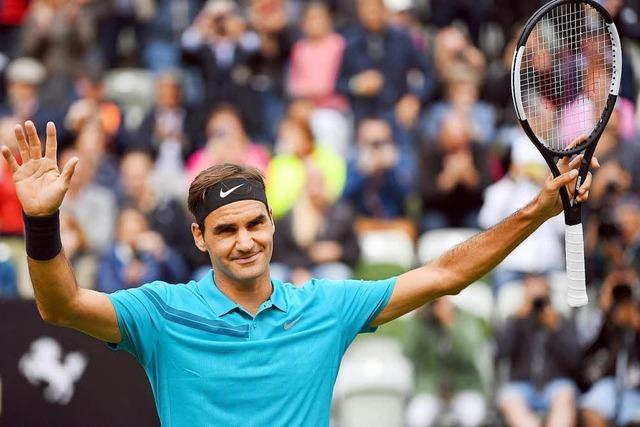 Roger Federer gewinnt gegen Mischa Zverev in drei Sätzen