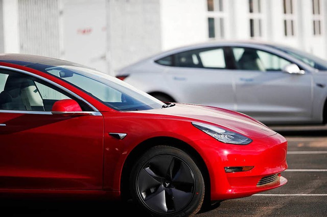 Die Produktion des Tesla-Modells 3 ist hinter den Erwartungen zurckgeblieben.   | Foto: DPA