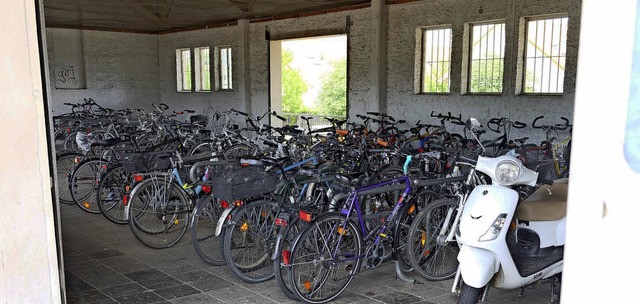 In der Fahrradhalle werden hufig Zwei...det. Oft mangelt es an den Schlssern.  | Foto: Martin Pfefferle