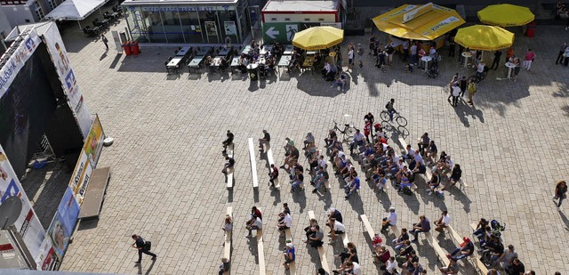 Public Viewing auf dem Marktplatz Russland -  Saudi-Arabien  | Foto: Ralf Burgmaier