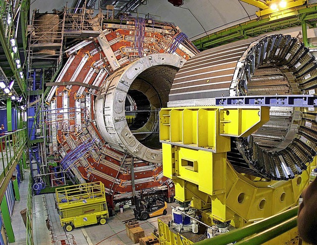 Bereits jetzt gewaltig: der Teilchenbeschleuniger LHC.   | Foto: dpa