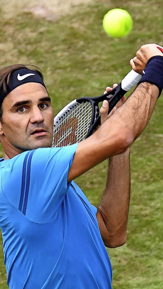 Roger Federer in Stuttgart in Aktion   | Foto: AFP