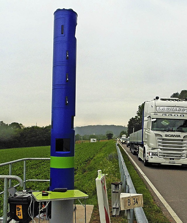 Sorgte diese Woche fr Verwirrung auf ...: eine Kontrollsule fr die Lkw-Maut.  | Foto:  Gottstein