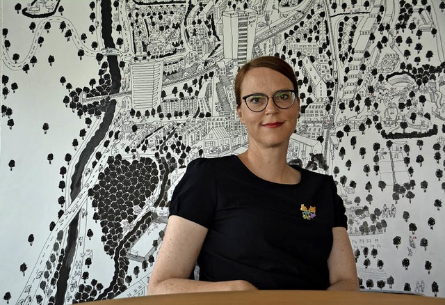 Die neue Brgermeisterin Monika Neuhf...ranziska Schppbach illustriert wurde.  | Foto:  Kang