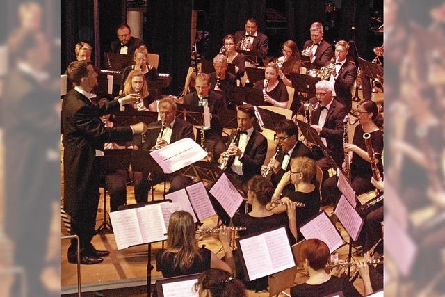 Sinfonischen Blasorchester gibt Debüt