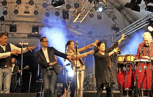 Tolle Musiker, tolle Snger und Modera...sie&#8220; auf der Landesgartenschau.   | Foto: Elisabeth Weidling