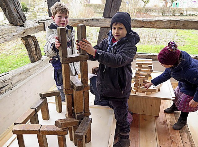 Kinder experimentieren im Haus Hagenbach.   | Foto: comuse