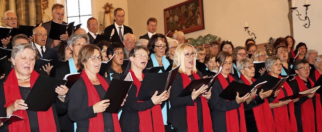 Die 70 Snger der Kirchenchre aus Bre...Titisee begeistern mit ihrem Konzert.   | Foto: Dieter Maurer